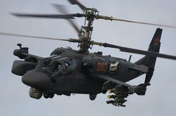 У Криму біля материка помітили дев'ять російських вертольотів