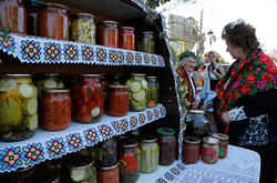 У Запоріжжі проходить фестиваль домашньої консервації «Нас не подолати»