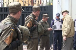 У Харкові голосують на виборах до Держдуми Росії в оточенні силовиків