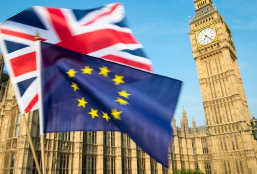 Британії загрожують штрафи за переговори про ЗВТ з іншими країнами до Brexit
