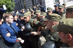 Поліція відкрила 2 кримінальні провадження на виборах у дипустановах Росії в Україні