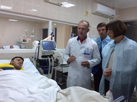 Як євродепутати відвідували поранених українських героїв в Дніпрі. Фоторепортаж