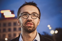 Лещенко поскаржився, що за ним ведеться стеження