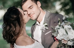 Беременная звезда «Новой волны» Безрук обвенчалась с мужем