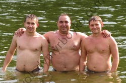 Оголений Плотницький на річці похизувався своїми грошима