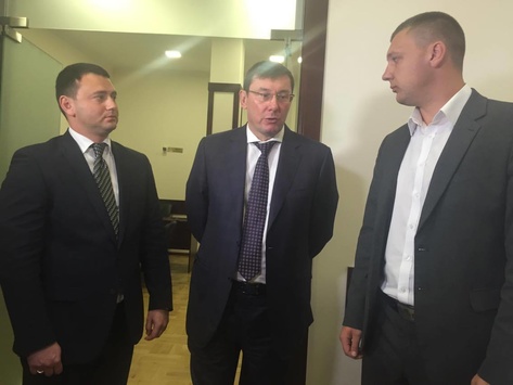 Луценко проінспектував оновлену приймальню громадян у прокуратурі Одещини