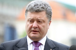 Порошенко висловив співчуття сім'ям загиблих у Дніпрі патрульних