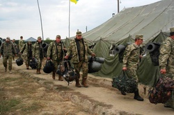 Як відбуваються збори резервістів 95-ї бригади ВДВ. Фоторепортаж