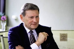 Бальцерович: Яценюк і Яресько запобігли фінансовій катастрофі