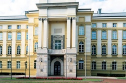 Поліція Варшави заарештувала росіянина, який запустив безпілотник над будинком уряду