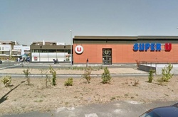 У Парижі чоловік відкрив стрілянину біля супермаркету. Є поранені