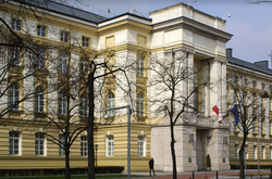 У Варшаві затримали росіянина за запуск дрона над будівлею Міноборони Польщі