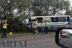 На Львівщині автобус із пасажирами потрапив у ДТП