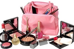 Женские секреты: Что скрывают косметички украинских знаменитостей