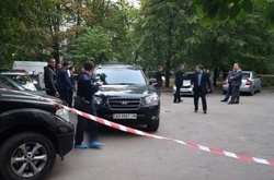 У поліції повідомили подробиці вбивства чоловіка в столичній багатоповерхівці 