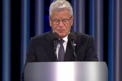 Президент Німеччини: Ми зобов’язані постійно «зазирати у прірву» Бабиного Яру 