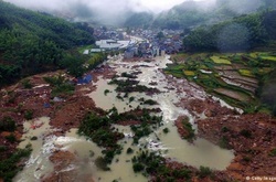 Зсуви у Китаї: щонайменше 32 людини вважаються зниклими безвісти