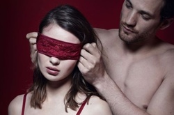 Автор романа «50 оттенков серого» создала коллекцию нижнего белья