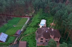 Наглядач за додержанням законів у Генпрокуратурі живе в будинку на 600 квадратів, оформленому на матір