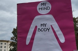  Один із плакатів учасників акції, Варшава, 1 жовтня 2016 року 