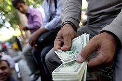 В Ірані через високі зарплати судитимуть 400 посадовців 