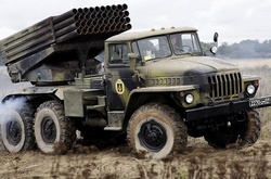 Росія знову перекинула на Донбас танки, БМП та «Гради»