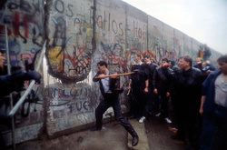  Падіння Берлінської стіни 