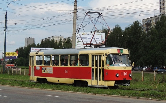 На вулиці Автозаводській переносять зупинки громадського транспорту