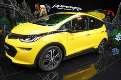 Краса та швидкість. Фоторепортаж з Паризького автосалону