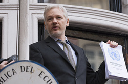 Джуліан Ассанж заявив, що WikiLeaks має сенсаційні документи, які викривають кандидата в президенти США Хілларі Клінтон