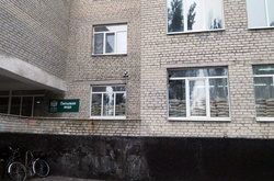 Школа в Мар'їнці після обстрілу бойовиками