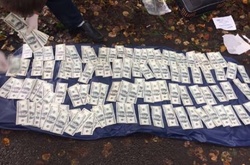 На Прикарпатті на хабарі у 20 тис. доларів затримали голову регіонального Фонду держмайна