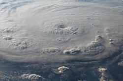 В Японії скасували 85 рейсів через тайфун