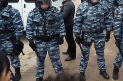 ФСБ проводить обшук у члена Меджлісу в Феодосії 