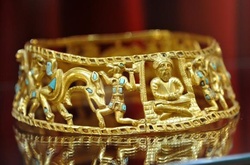 Конфлікт навколо експонатів кримських музеїв, відомих як «скіфське золото», виник після анексії Криму Росією