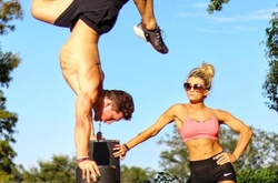 Самая спортивная пара в мире: видео с упражнениями американцев бьет рекорды