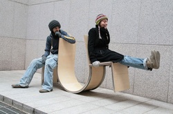 Гениально и просто: 30 креативных скамеек, которые украсят любой город