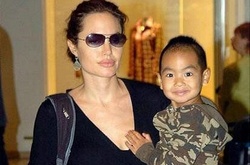 Няня детей Анджелины Джоли вступилась за Брэда Питта