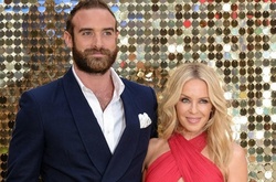 Кайли Миноуг и Джошуа Сасс не поженятся, пока не будут узаконены однополые браки