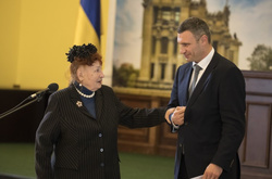 Кличко зустрівся з Праведниками Бабиного Яру