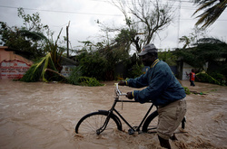МЗС попереджає українців у США про загрозу урагану