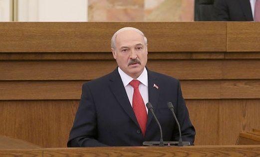Лукашенко: Ми разом з Росією, але в Україну на танках не поїдемо