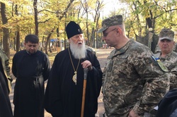 Український Патріарх в свої 87 років відвідав лінію фронту