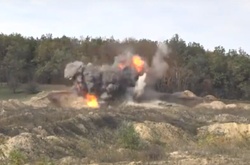 Вражаюче відео: як у зоні АТО сапери детонують нерозірвані боєприпаси