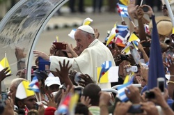 У Польщі на аукціоні продані три автомобілі Папи Римського