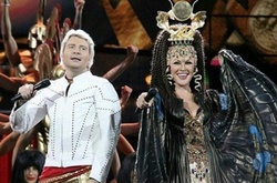 Экс-регионалка Таисия Повалий оделась в Клеопатру и вышла на сцену Кремля