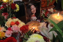 Прощання з актрисою. Творча та політична еліта провела в останню путь дружину міністра культури