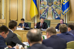 Порошенко: Популісти ведуть гібридну війну в Україні