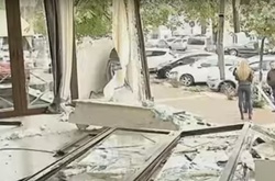 Як у столиці за наказом КМДА трактором знесли ресторан