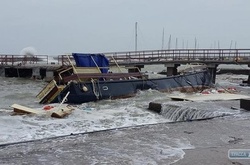 Під час шторму в Одесі затонула турецька шхуна 